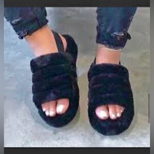 Women’s Liliana Black Platform Fur Slingback Sandals Size 7.5 US!